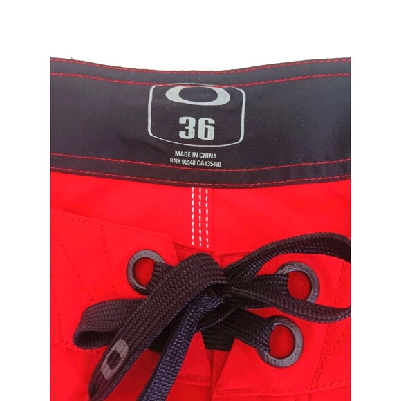 Oakley Mens Board Shorts Size 36 Red Black Graphic Logo Swim Trunks Performance - Picture 9 of 12